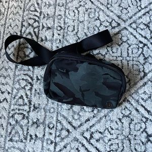 Lulu lemon everywhere belt bag